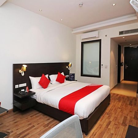 Capital O 19296 Joy Inn & Suites Bhiwadi Eksteriør billede