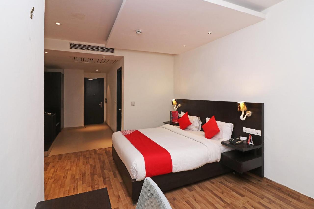 Capital O 19296 Joy Inn & Suites Bhiwadi Eksteriør billede