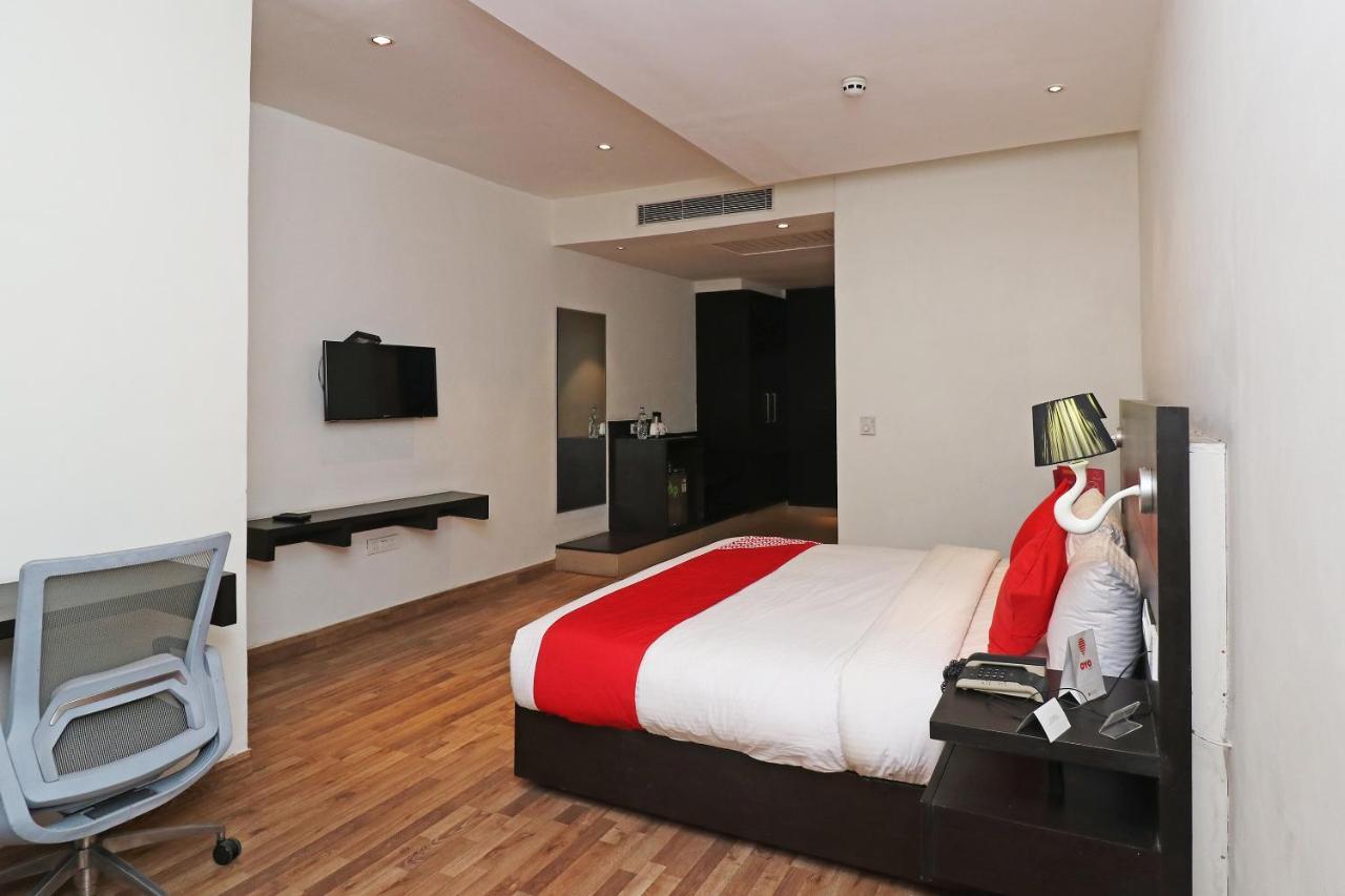 Capital O 19296 Joy Inn & Suites Bhiwadi Eksteriør billede