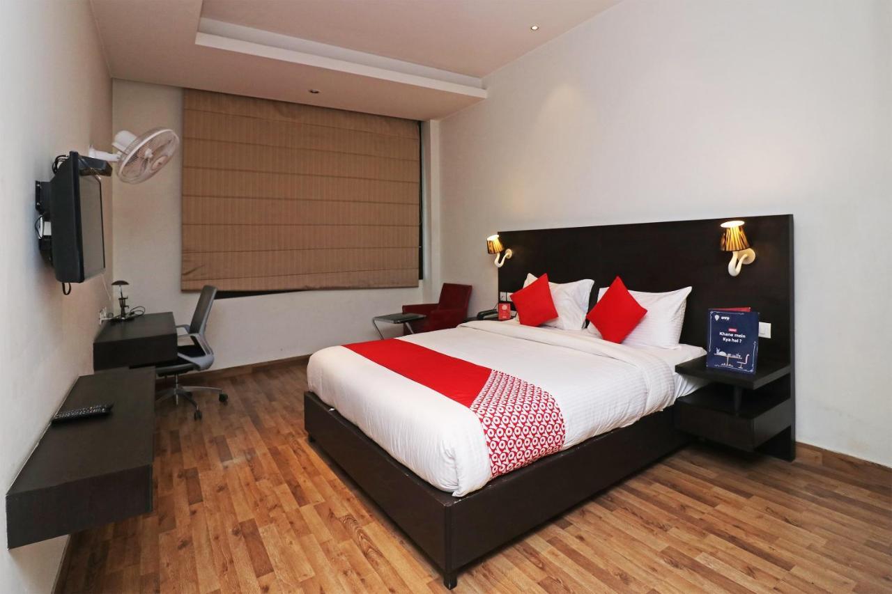 Capital O 19296 Joy Inn & Suites Bhiwadi Eksteriør billede