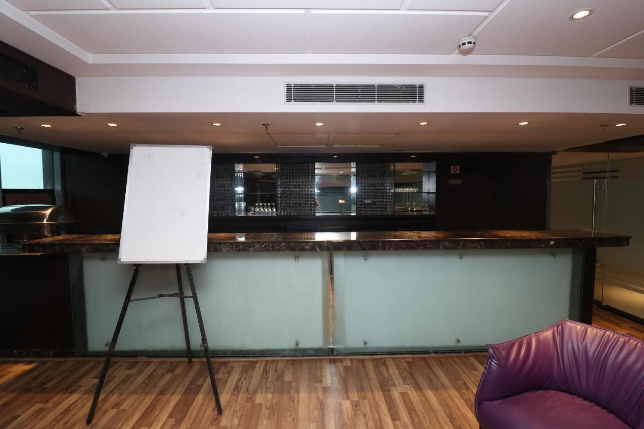 Capital O 19296 Joy Inn & Suites Bhiwadi Eksteriør billede