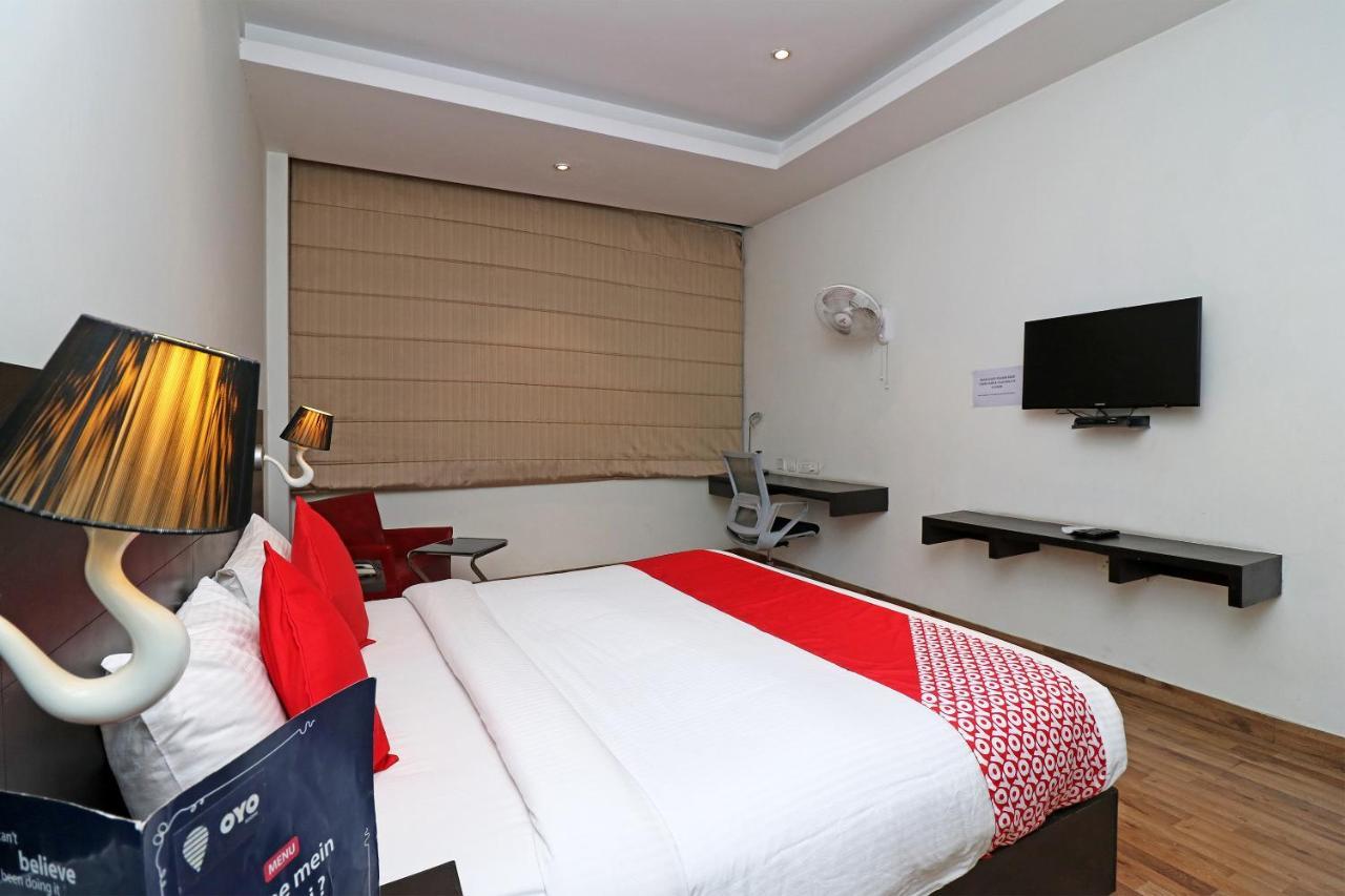 Capital O 19296 Joy Inn & Suites Bhiwadi Eksteriør billede