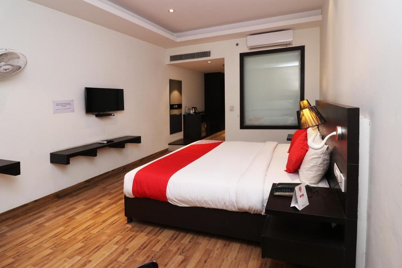 Capital O 19296 Joy Inn & Suites Bhiwadi Eksteriør billede