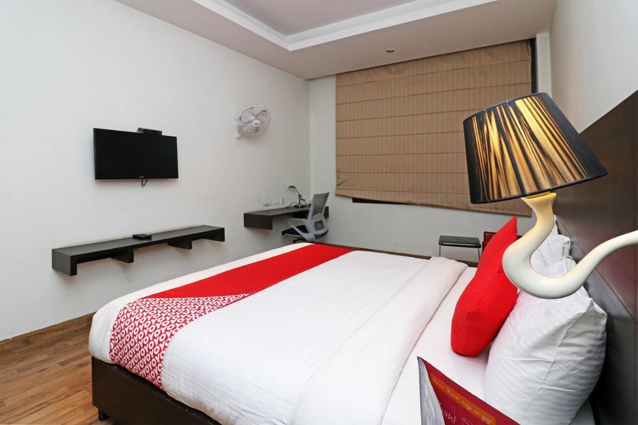 Capital O 19296 Joy Inn & Suites Bhiwadi Eksteriør billede
